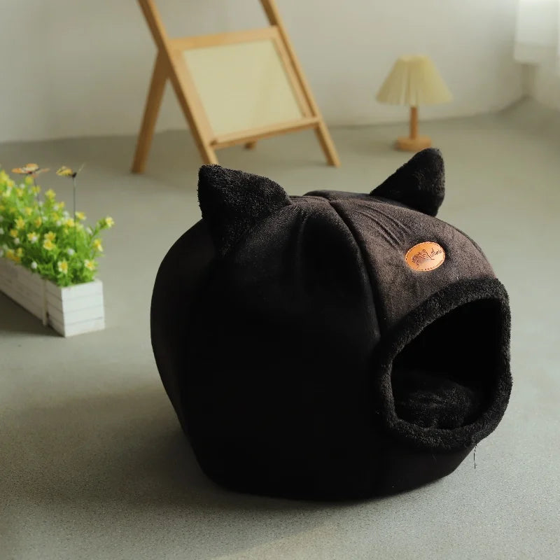 DreamDen™ Cozy Cat Bed – Enclosed Winter Cave for Deep Sleep & Warmth
