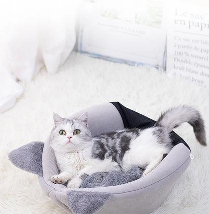 DreamDen™ Cozy Cat Bed – Enclosed Winter Cave for Deep Sleep & Warmth