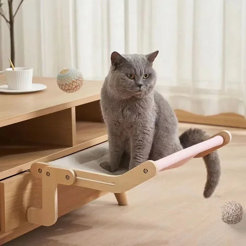 Easy-to-assemble cat window perch made of multi-ply wood and canvas