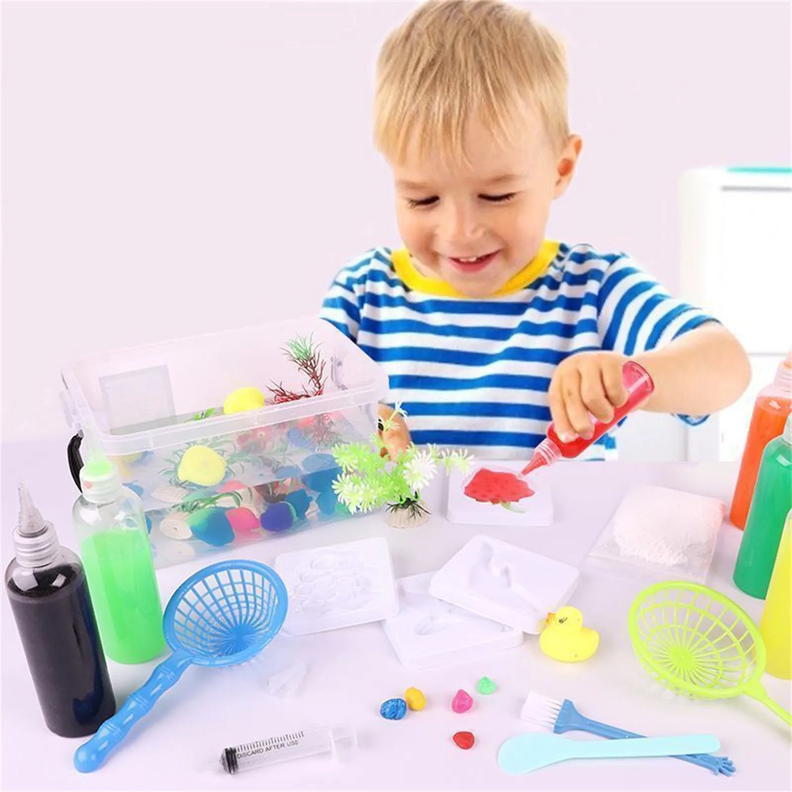 STEM craft toy to make 3D water fairies and gel creatures.

